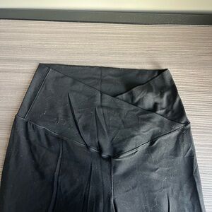 Aerie white leg leggings